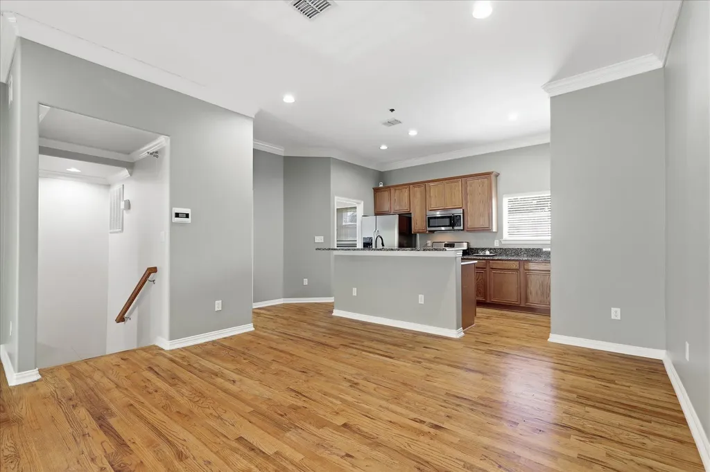 3111 Cedarplaza Lane Dallas TX 75235