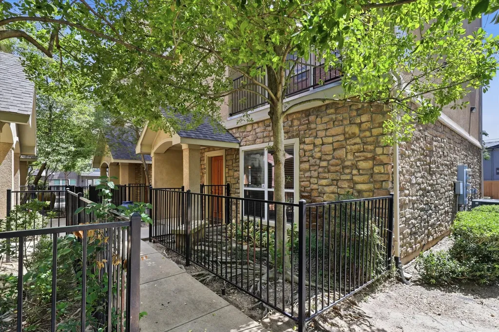 3111 Cedarplaza Lane Dallas TX 75235
