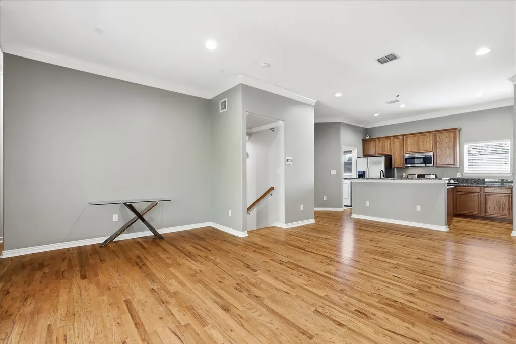 3111 Cedarplaza Lane Dallas TX 75235