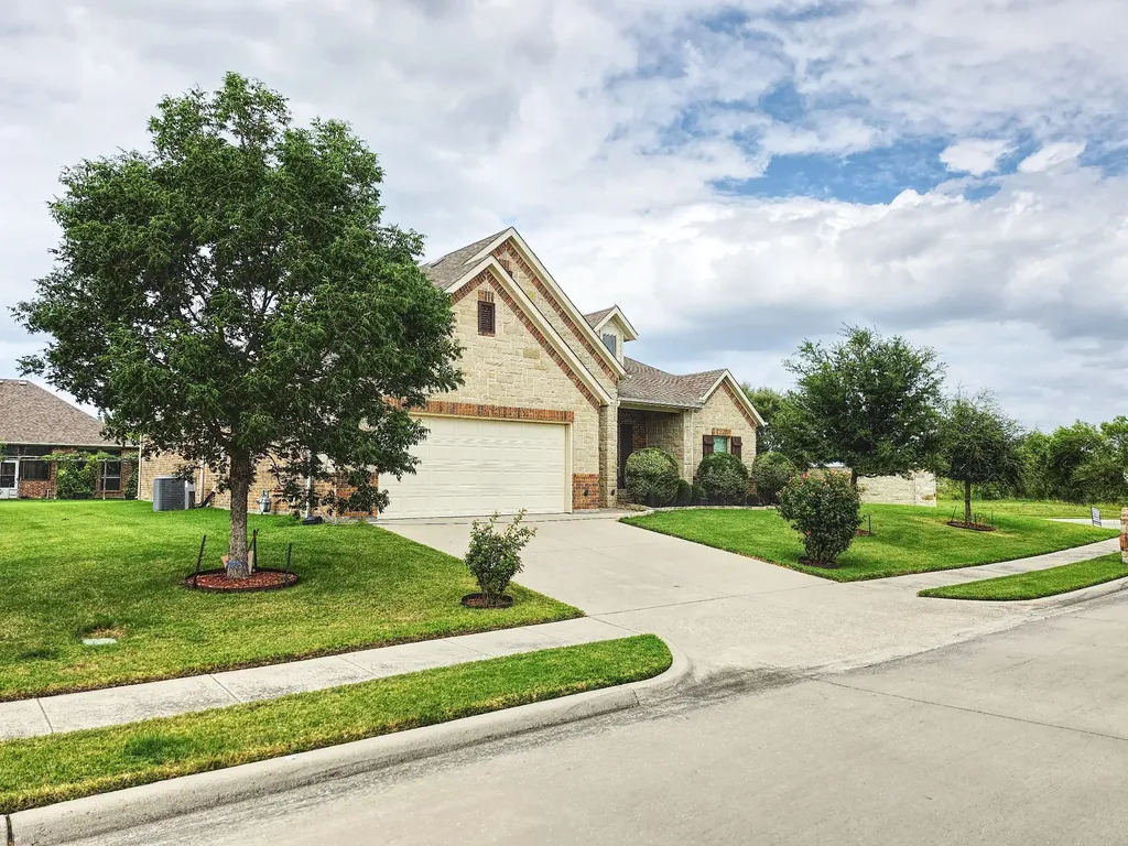 1103 Saint Matthew Circle Royse City TX 75189