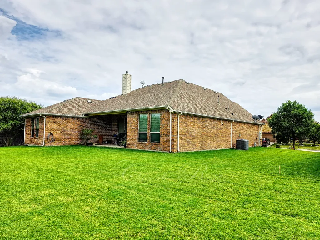 1103 Saint Matthew Circle Royse City TX 75189