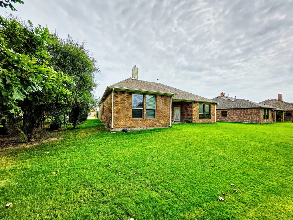 1103 Saint Matthew Circle Royse City TX 75189