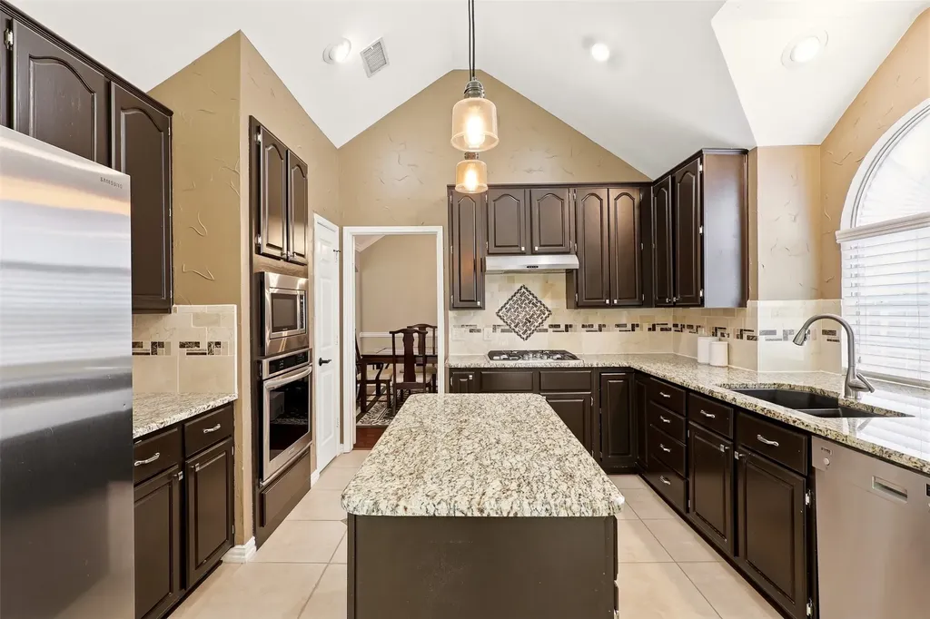 2109 Golden Arrow Drive Flower Mound TX 75028