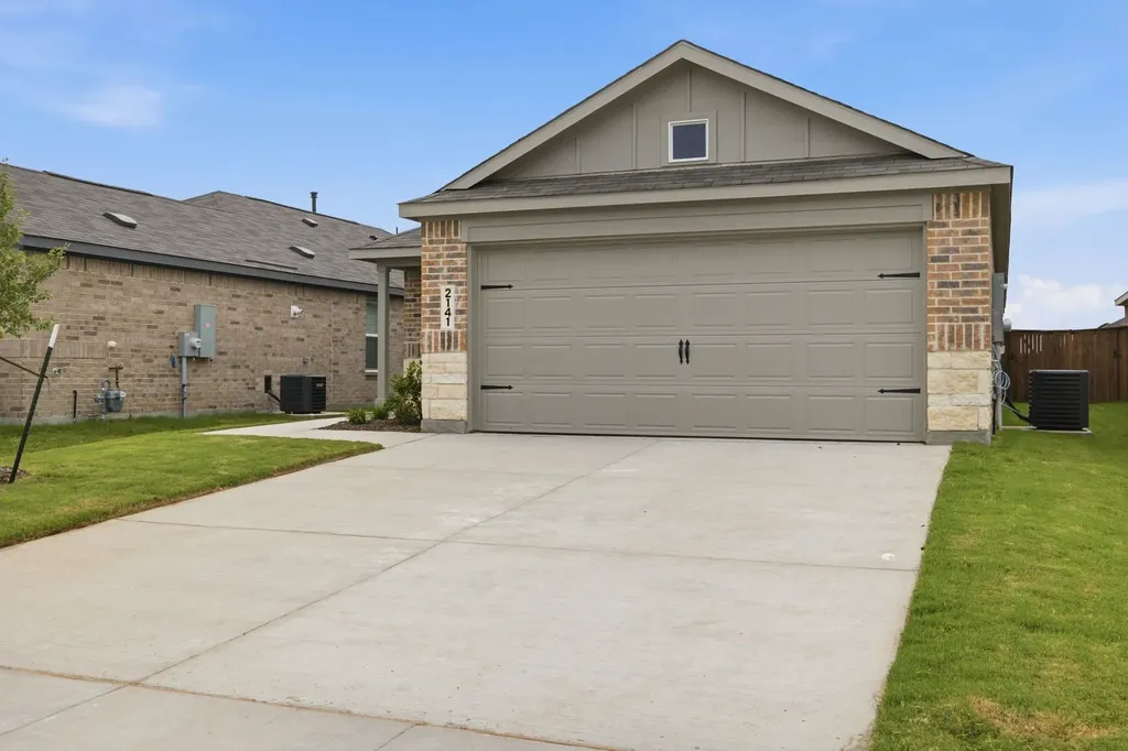2141 Jesse James Lane Joshua TX 76058