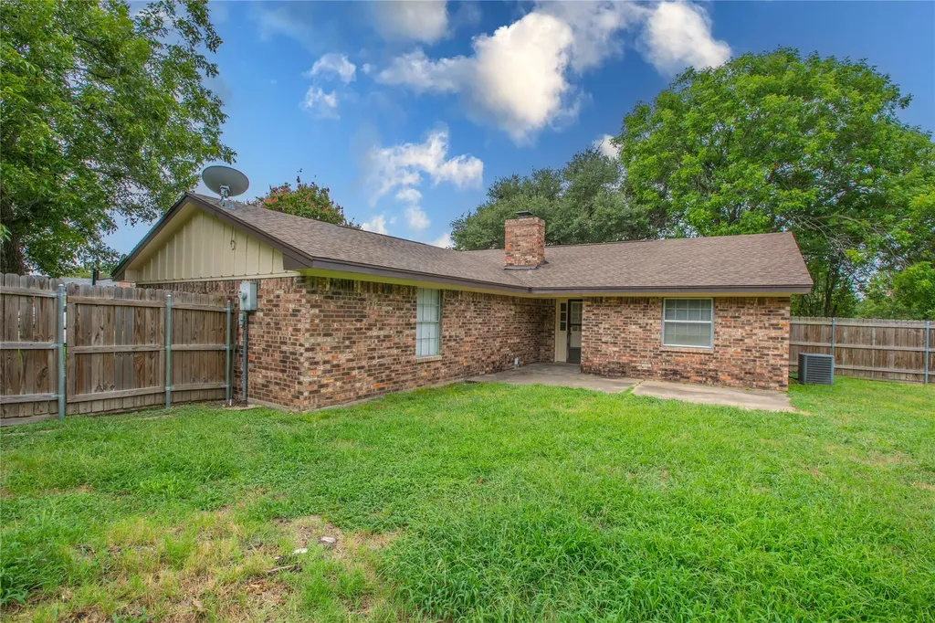 1311 Glenhaven Drive Cleburne TX 76033