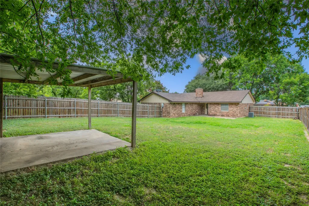 1311 Glenhaven Drive Cleburne TX 76033