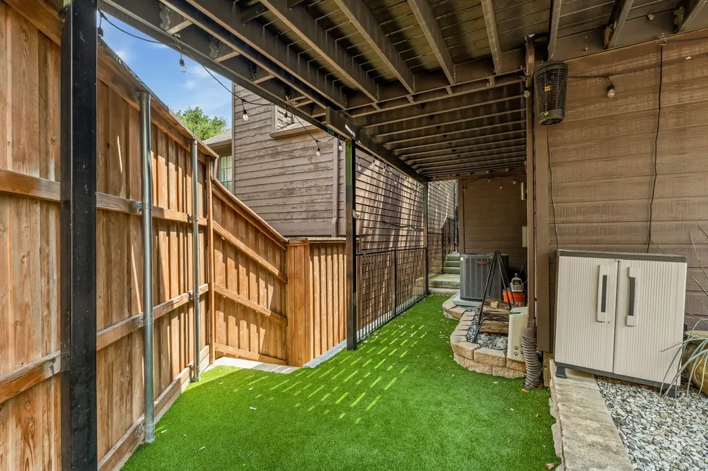 6124 Summer Creek Circle Dallas TX 75231
