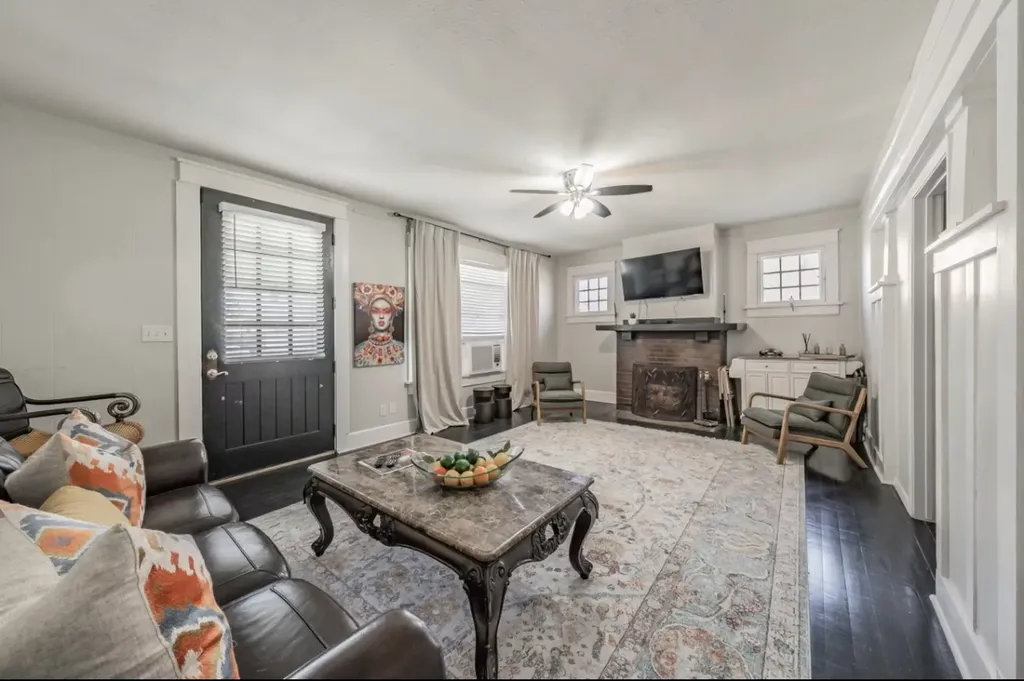 2629 S Jennings Avenue Fort Worth TX 76110