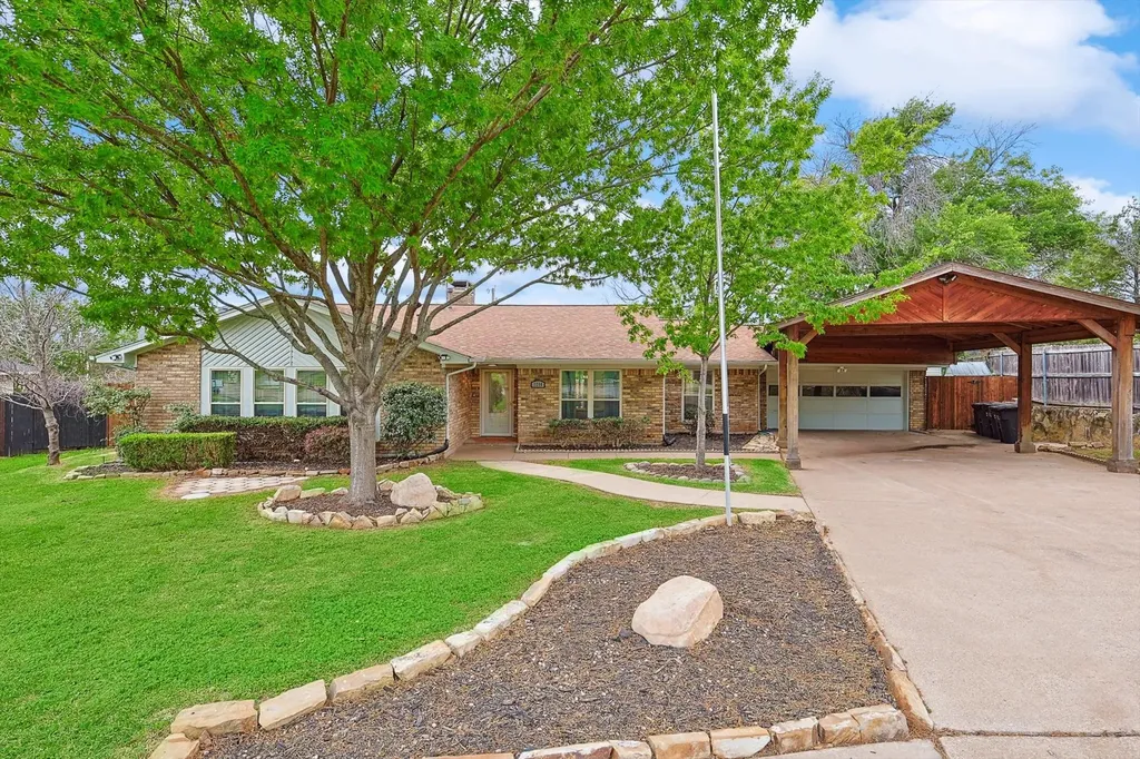 1208 Mayleaf Drive Irving TX 75060