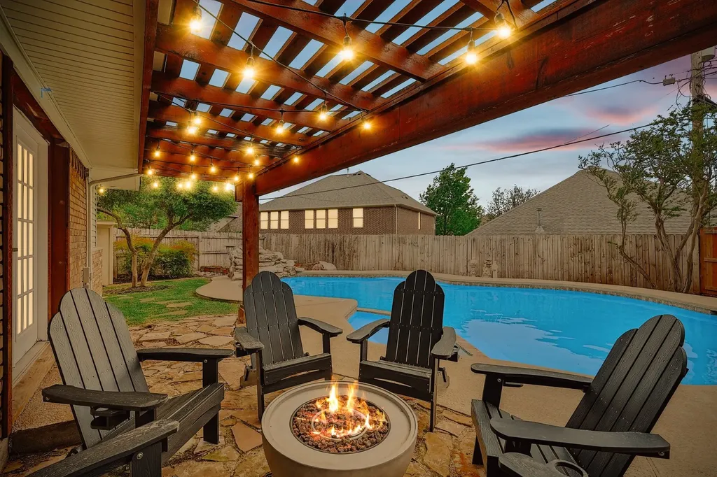 1208 Mayleaf Drive Irving TX 75060
