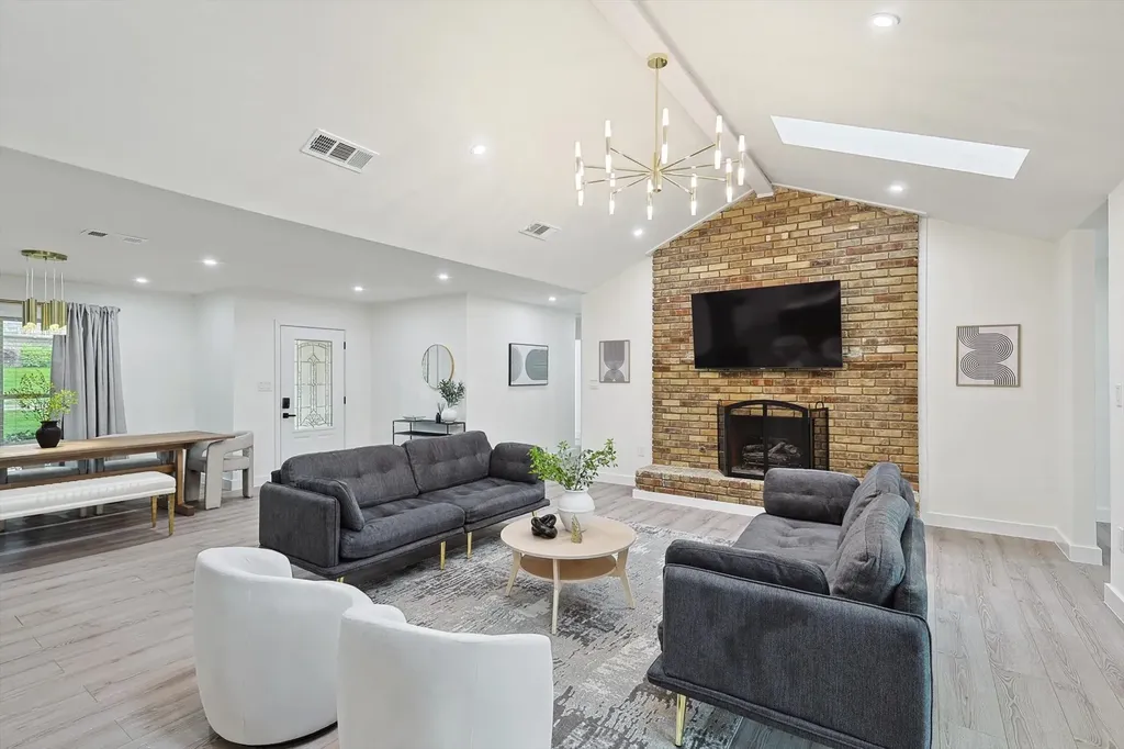 1208 Mayleaf Drive Irving TX 75060