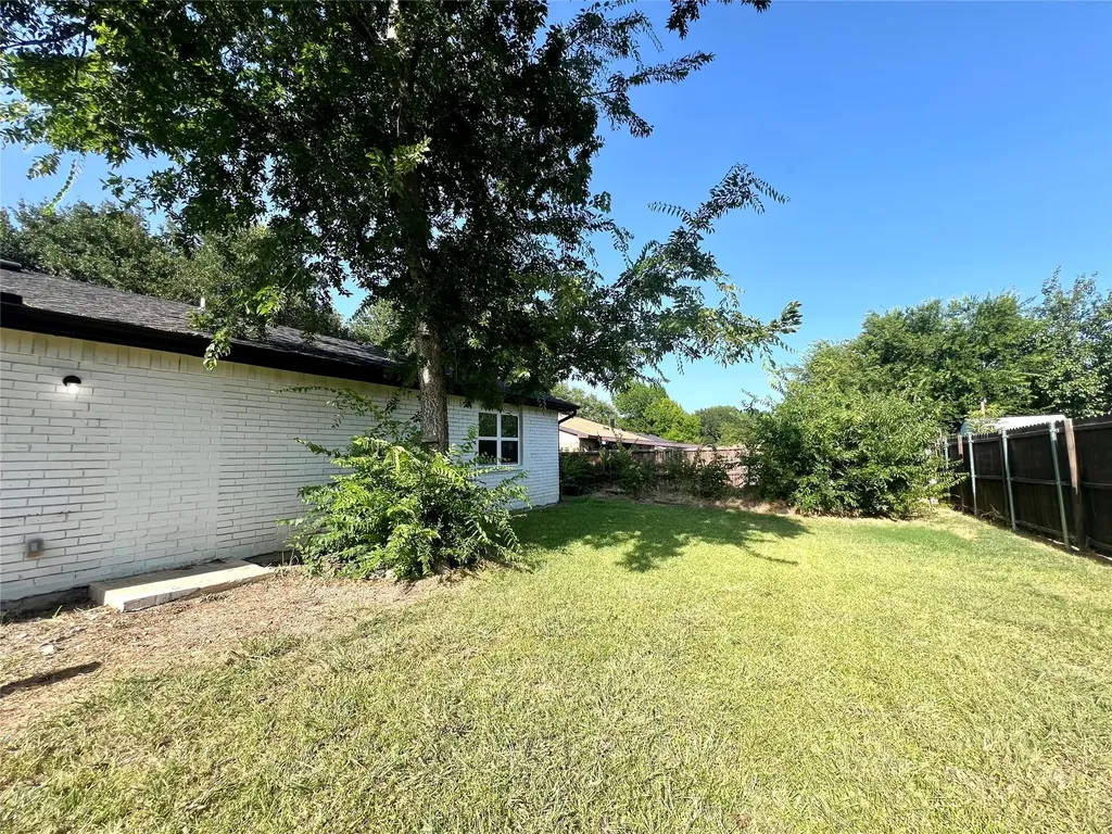 1809 Pilot Way Garland TX 75040