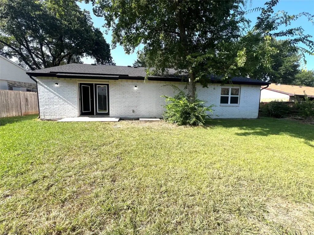 1809 Pilot Way Garland TX 75040