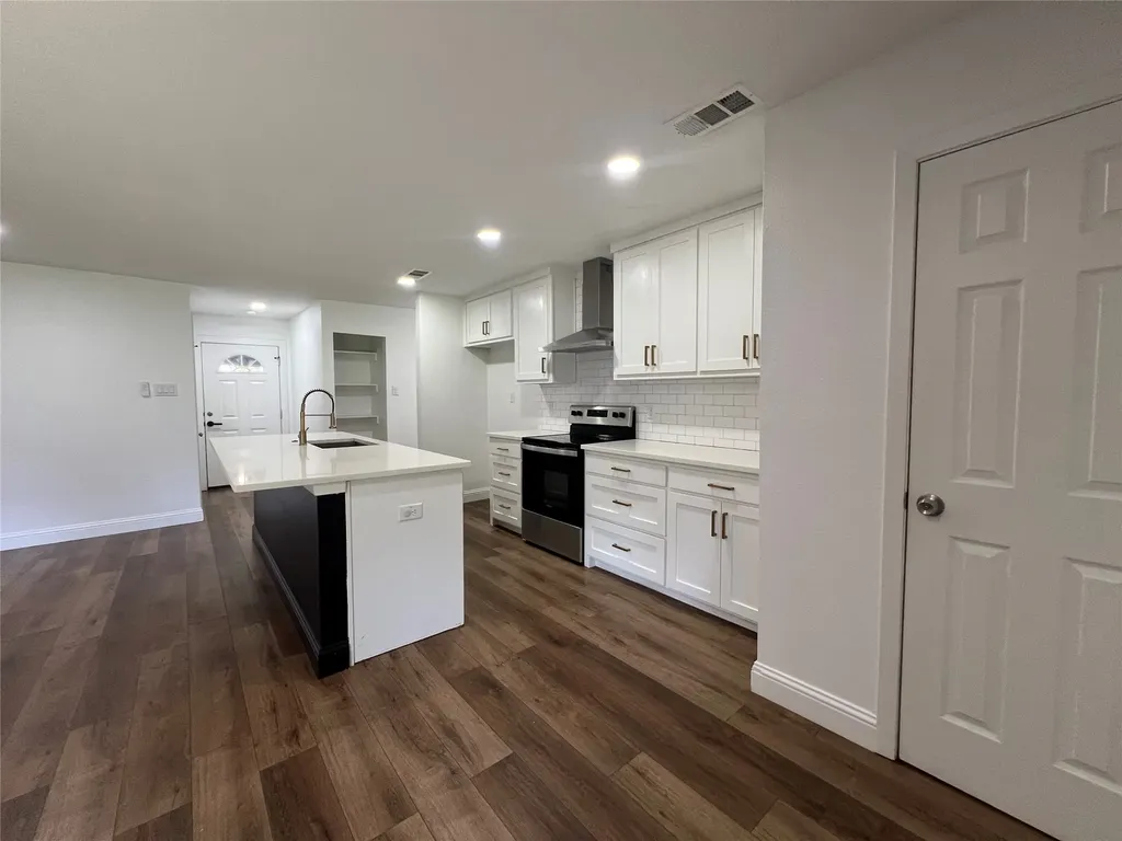 1809 Pilot Way Garland TX 75040