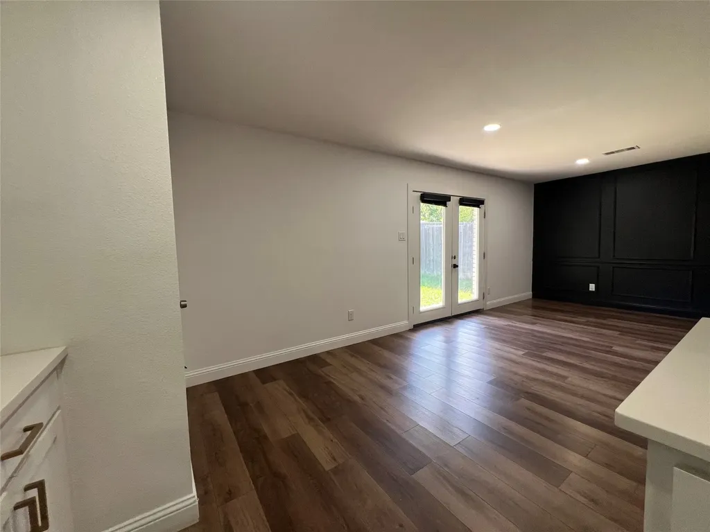 1809 Pilot Way Garland TX 75040