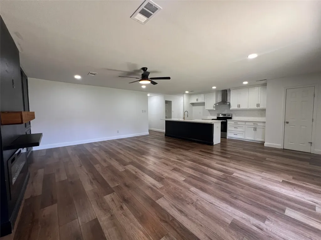 1809 Pilot Way Garland TX 75040