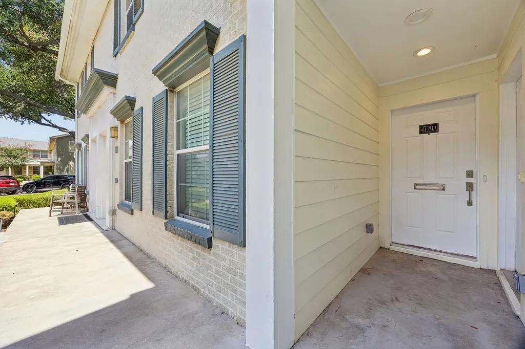 4729 Bradford Drive Dallas TX 75219
