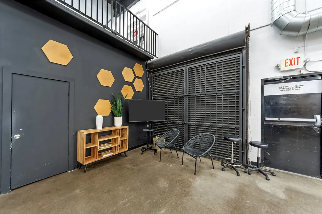 3001 Cooper Arlington TX 76015