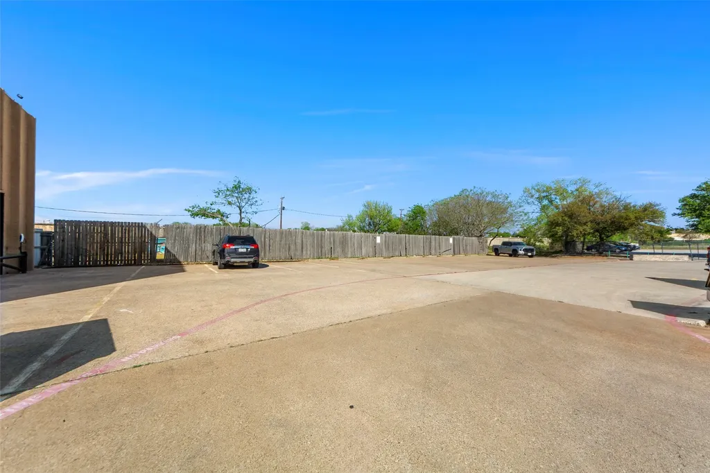 3001 Cooper Arlington TX 76015