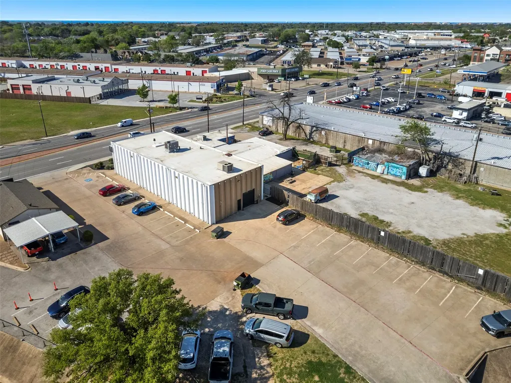 3001 Cooper Arlington TX 76015