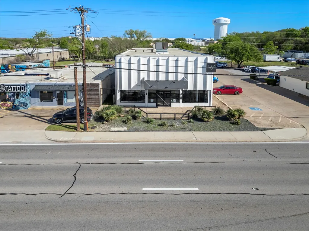 3001 Cooper Arlington TX 76015