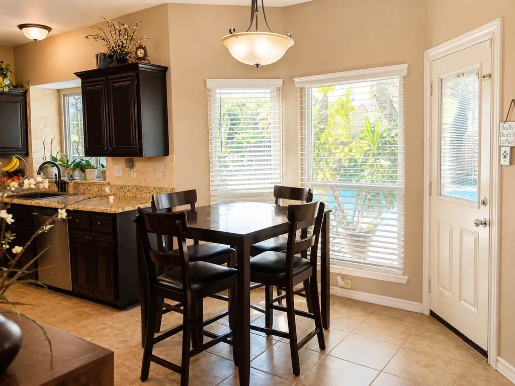 2902 Redstone Drive Arlington TX 76001