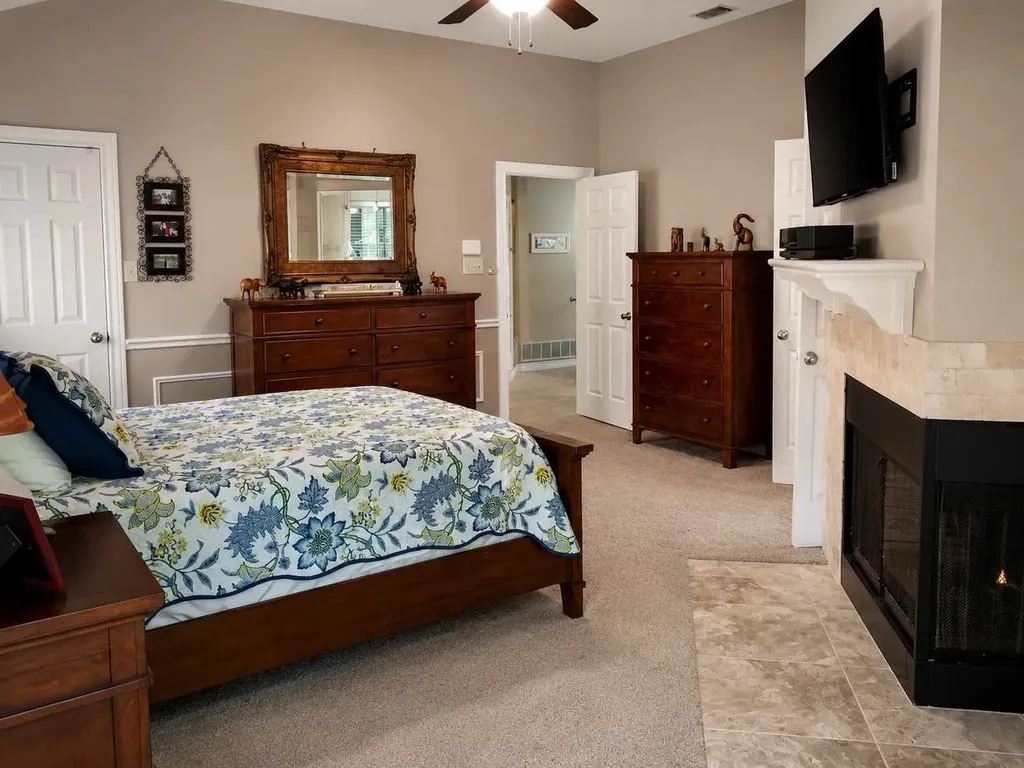 2902 Redstone Drive Arlington TX 76001