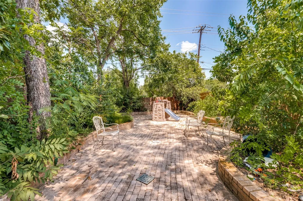 3469 Townsend Drive Dallas TX 75229