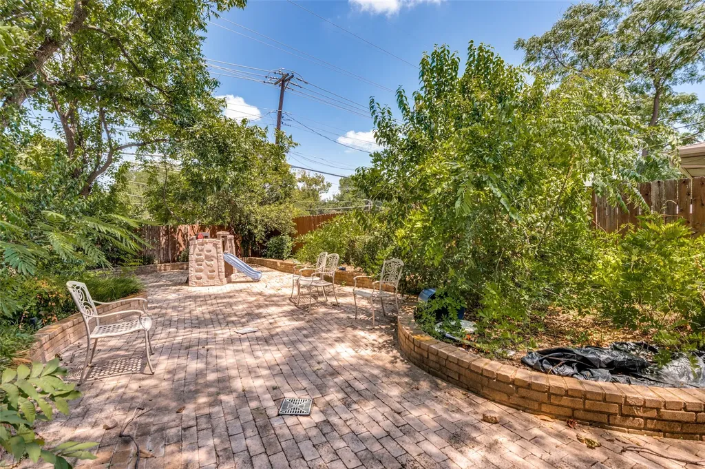 3469 Townsend Drive Dallas TX 75229