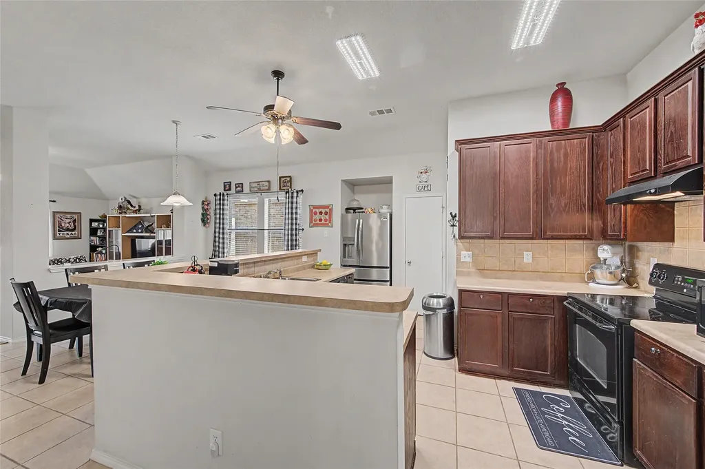 9225 Comanche Ridge Drive Fort Worth TX 76131