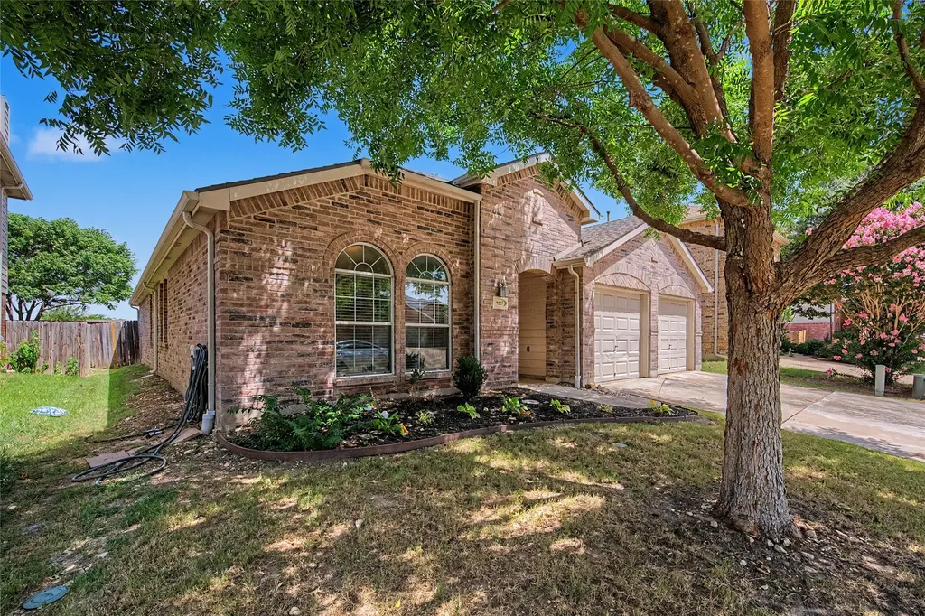 9225 Comanche Ridge Drive Fort Worth TX 76131