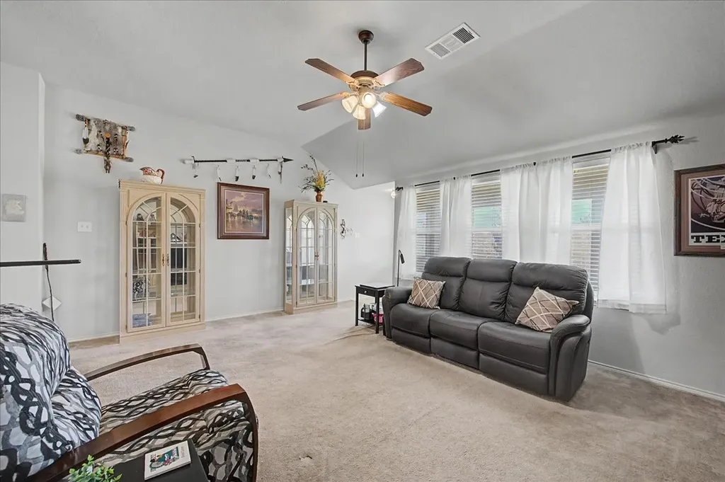 9225 Comanche Ridge Drive Fort Worth TX 76131