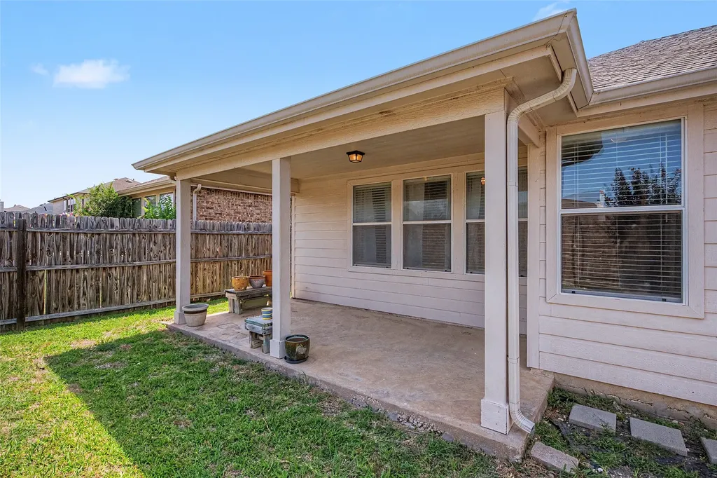 9225 Comanche Ridge Drive Fort Worth TX 76131