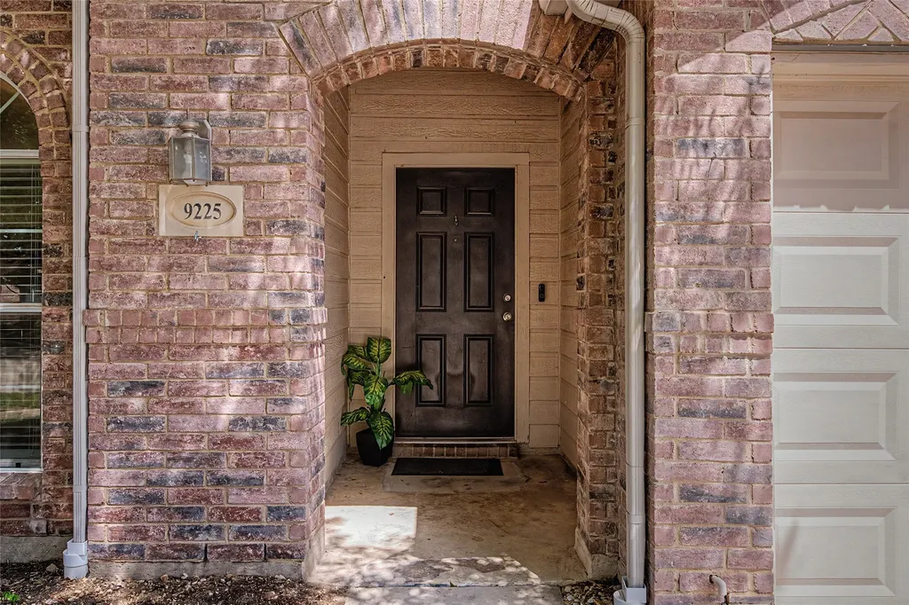 9225 Comanche Ridge Drive Fort Worth TX 76131