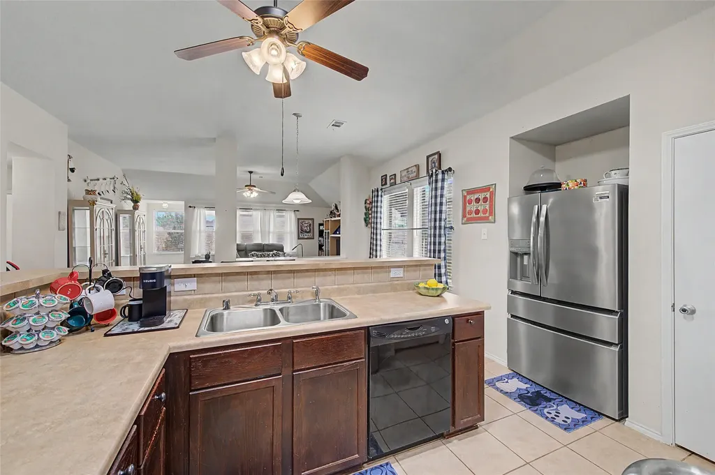 9225 Comanche Ridge Drive Fort Worth TX 76131