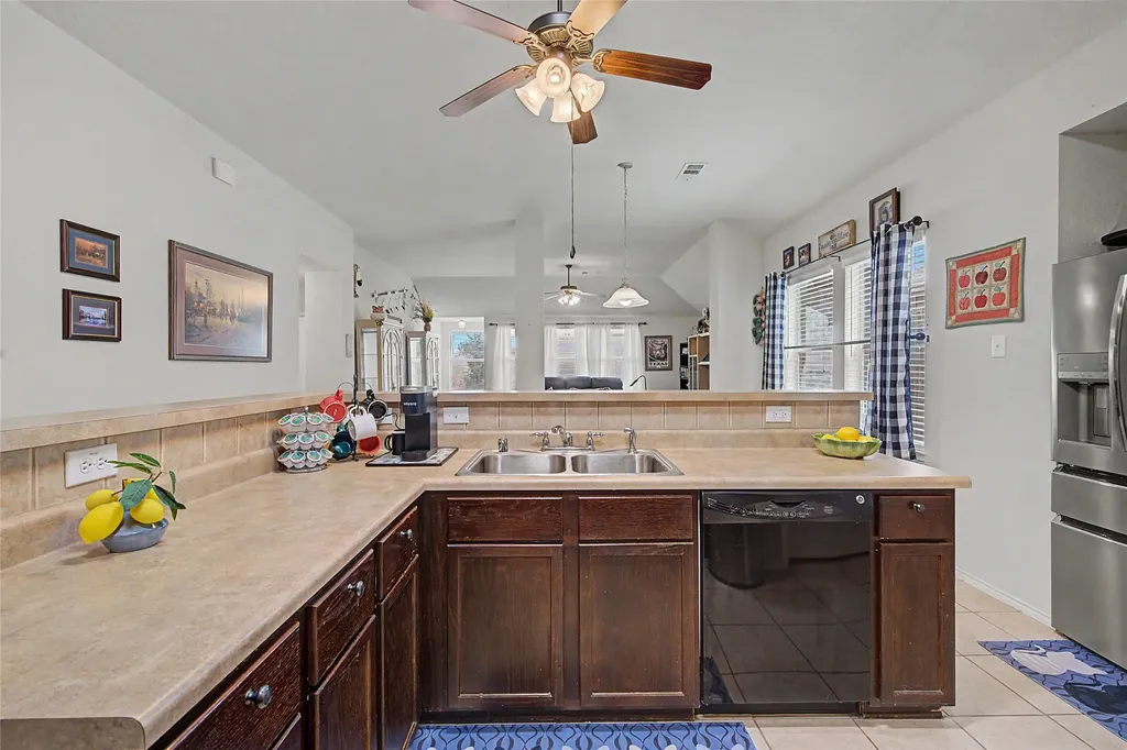 9225 Comanche Ridge Drive Fort Worth TX 76131