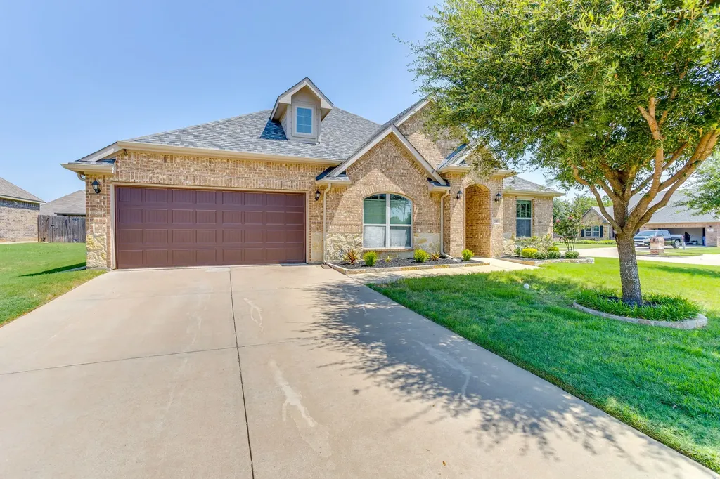 1140 Indigo Lane Burleson TX 76058