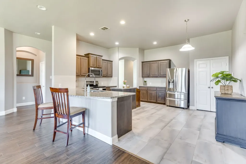 1140 Indigo Lane Burleson TX 76058