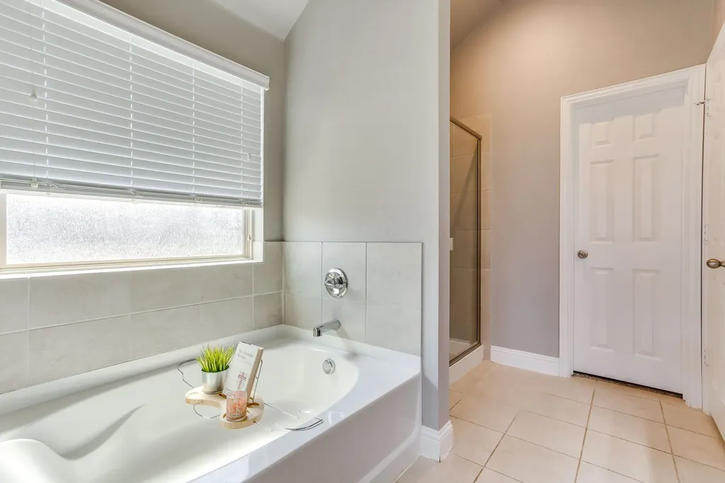 1140 Indigo Lane Burleson TX 76058