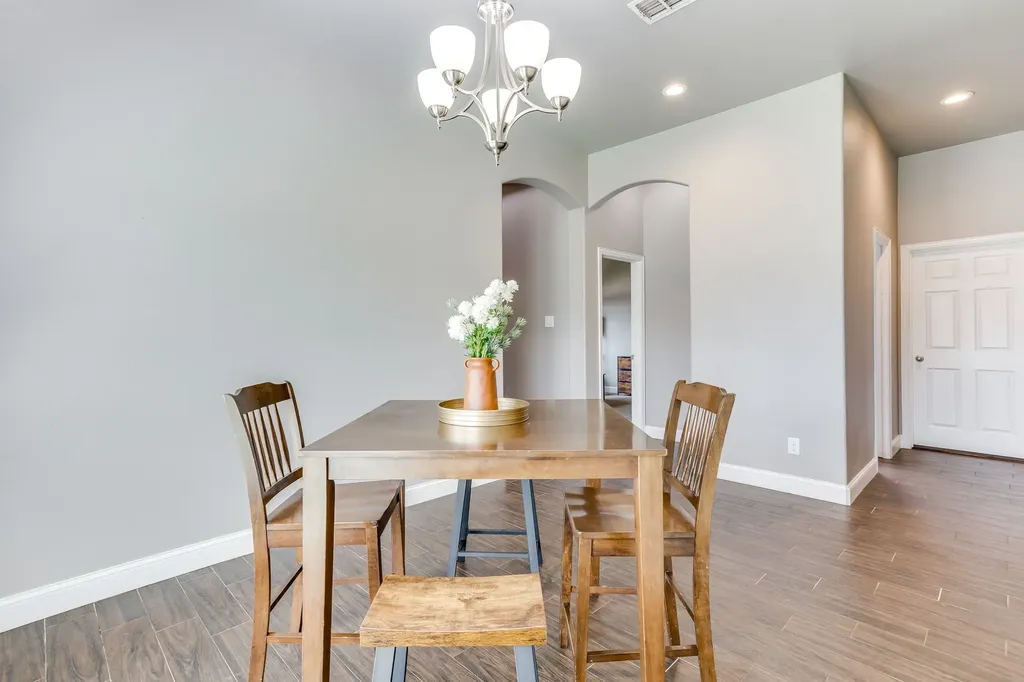 1140 Indigo Lane Burleson TX 76058