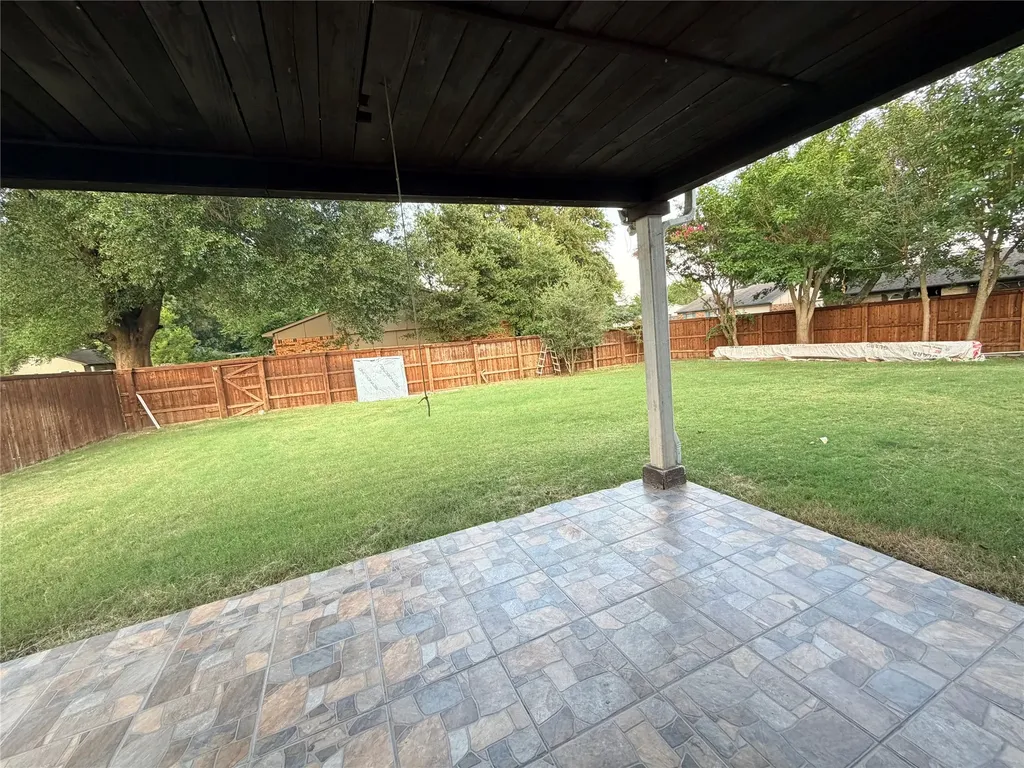 6026 Highcrest Drive Garland TX 75043
