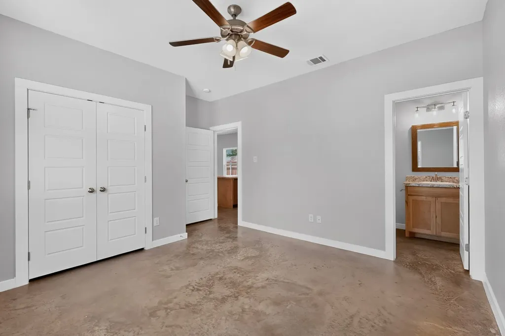 213 S Baugh Street Alvarado TX 76009