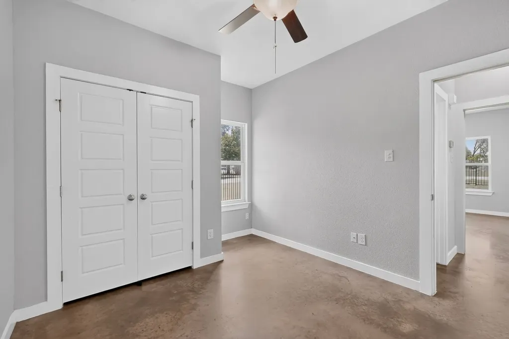 213 S Baugh Street Alvarado TX 76009
