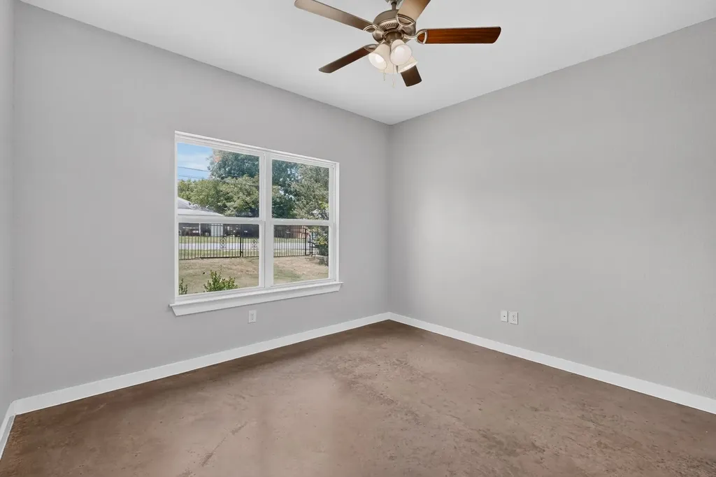 213 S Baugh Street Alvarado TX 76009