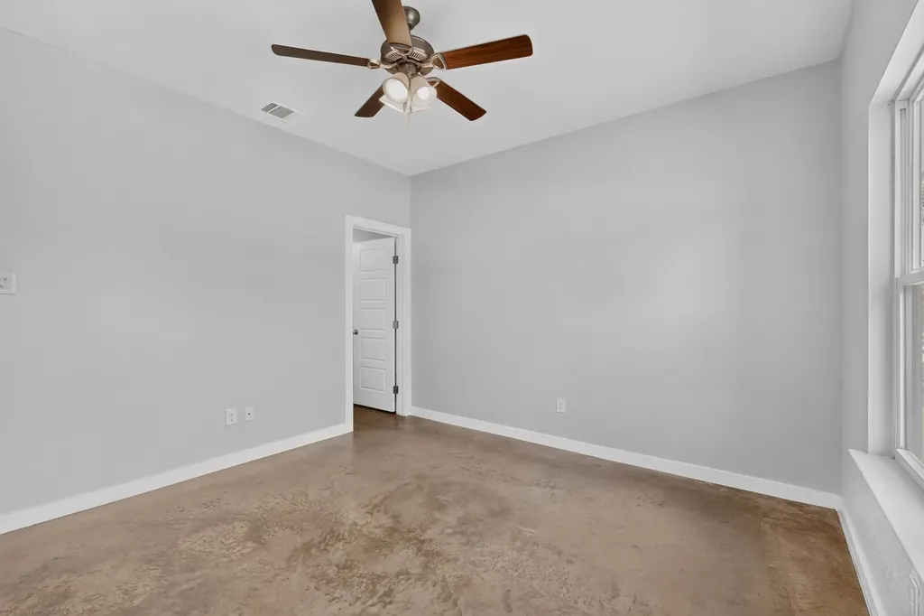 213 S Baugh Street Alvarado TX 76009