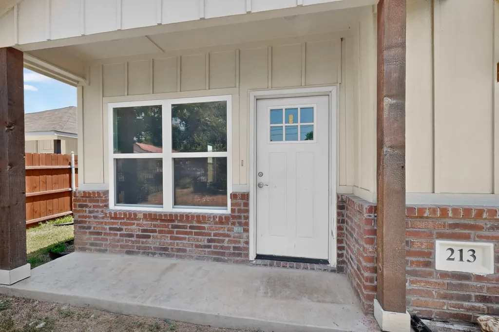 213 S Baugh Street Alvarado TX 76009