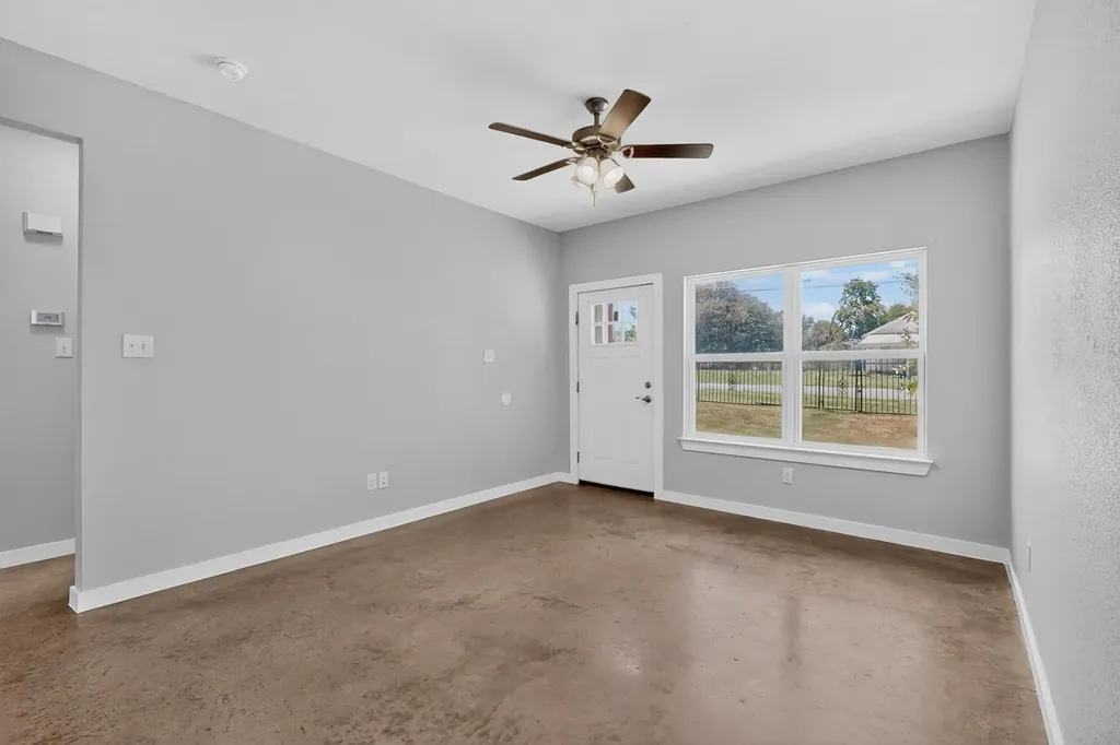 213 S Baugh Street Alvarado TX 76009