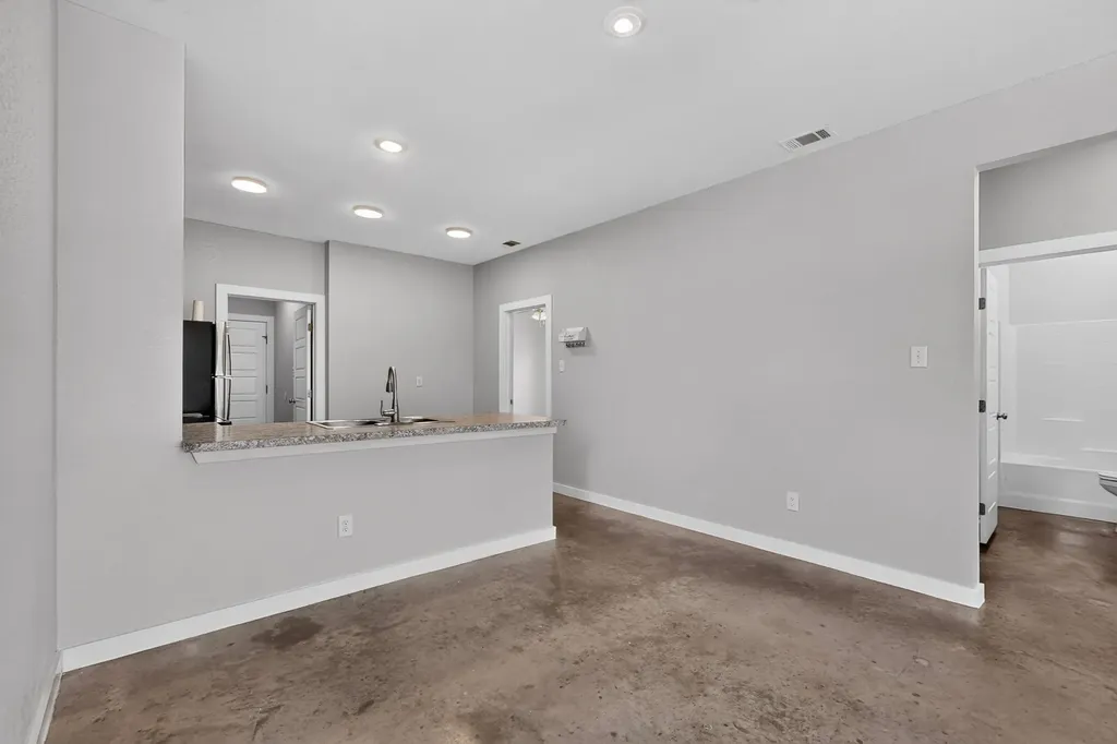 213 S Baugh Street Alvarado TX 76009