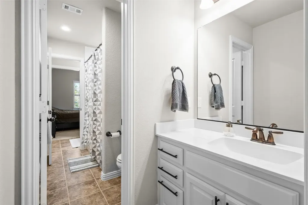 3016 Little Mill The Colony TX 75056