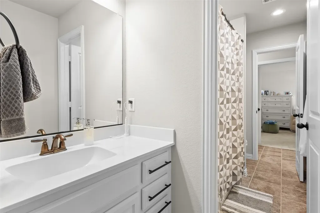 3016 Little Mill The Colony TX 75056